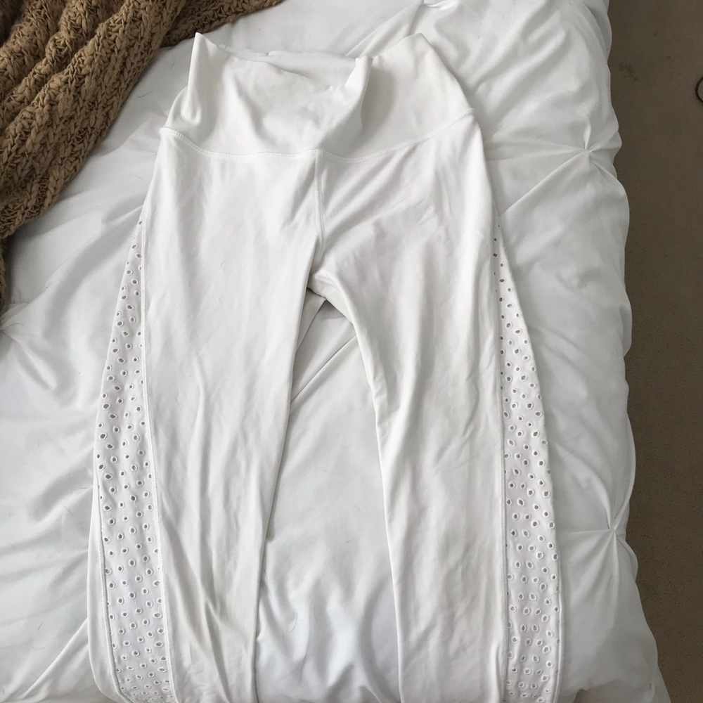 White eyelet 7/8 lululemon leggings